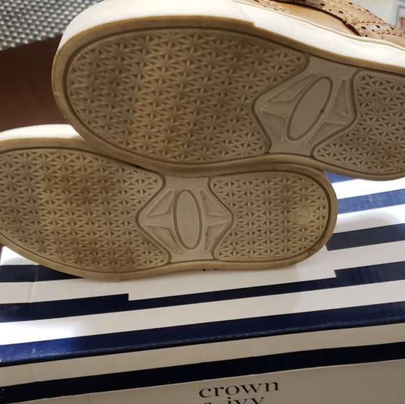 Toddler Wing Tip shoes - Picture 2 of 3